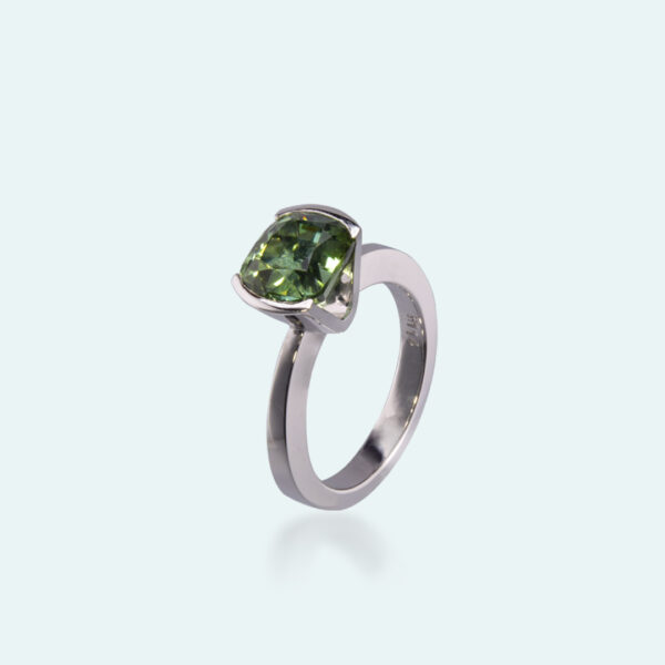 Bague Victoire Tourmaline Bleue-Verte et Or Gris