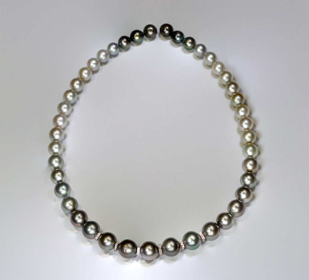 Collier de Perles de Tahiti, Or Gris et Diamants