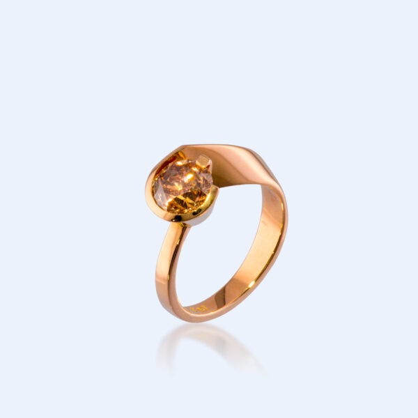 Solitaire! Ring Cognac Diamond and Yellow Gold