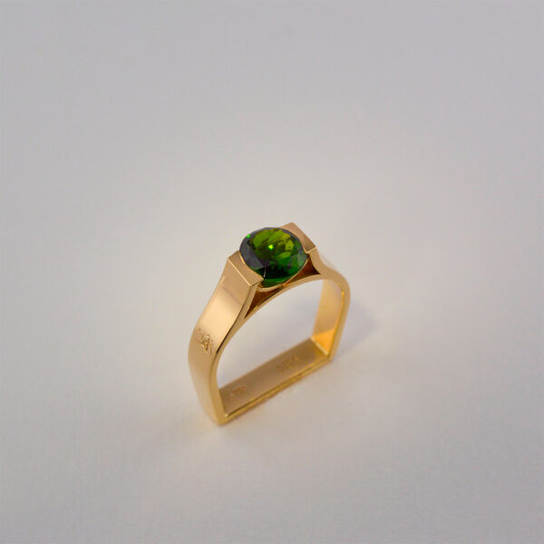 Bague Tourmaline Verte Or Jaune Bénédikt Aïchelé