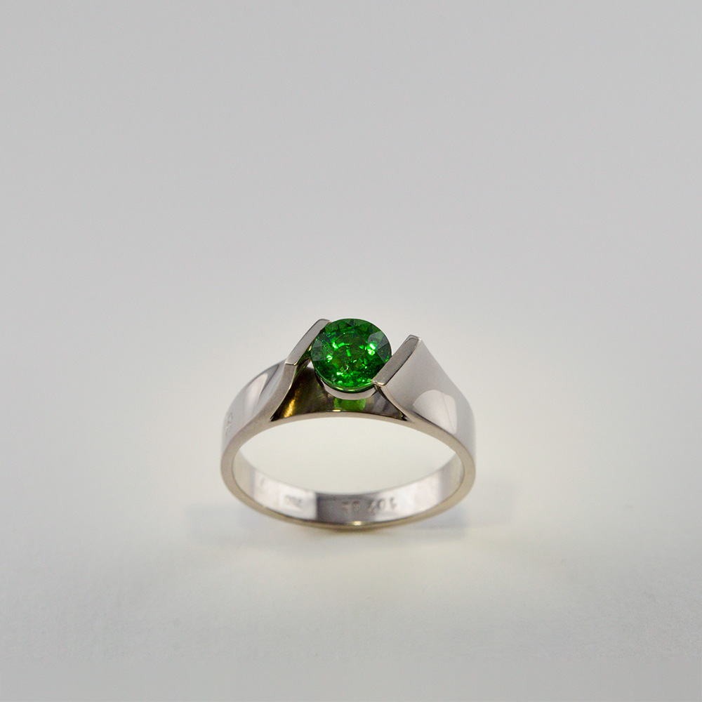 Bague Twist Grenat Tsavorite Benedikt Aichele Joaillier