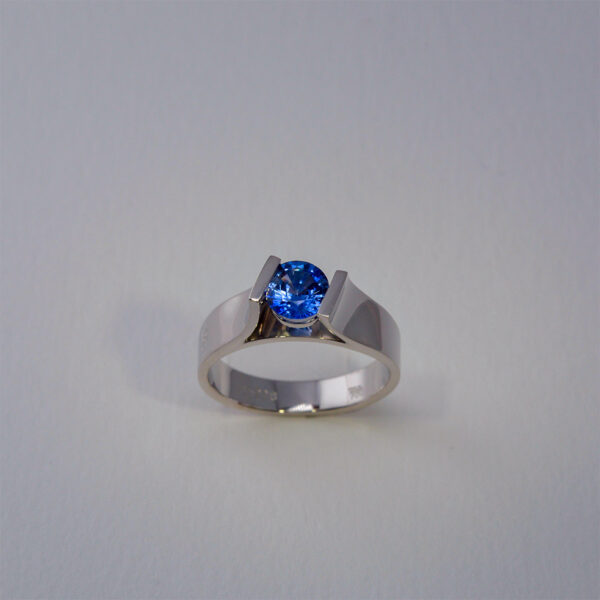 Bague Saphir de Ceylan et Or Blanc